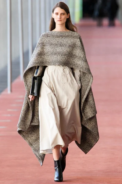 Look 4
